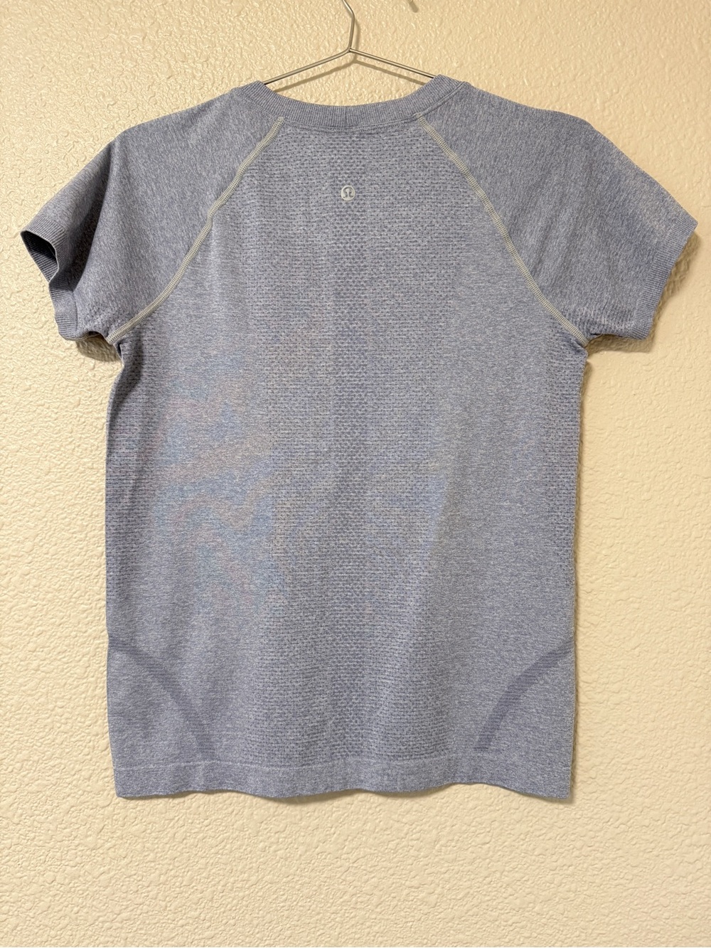 Lululemon Swiftly Tech Short-Sleeve Shirt Workout Top Size 8 Light Purple Lilac - Picture 2 of 5